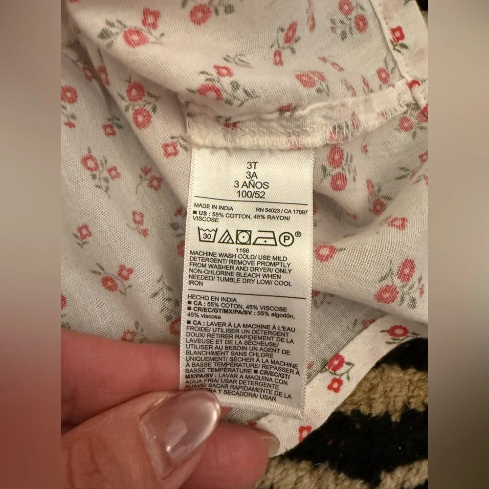 Old Navy Short-Sleeve Ruffled Bow Top for Toddler Girls 3T Gently worn - Picture 6 of 6